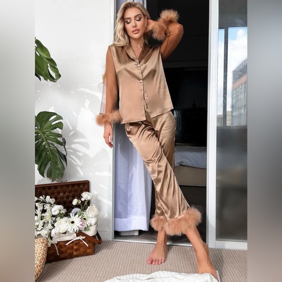 Fuzzy Trim Mesh Panel Shawl Collar PJ Set - Picture 4 of 8